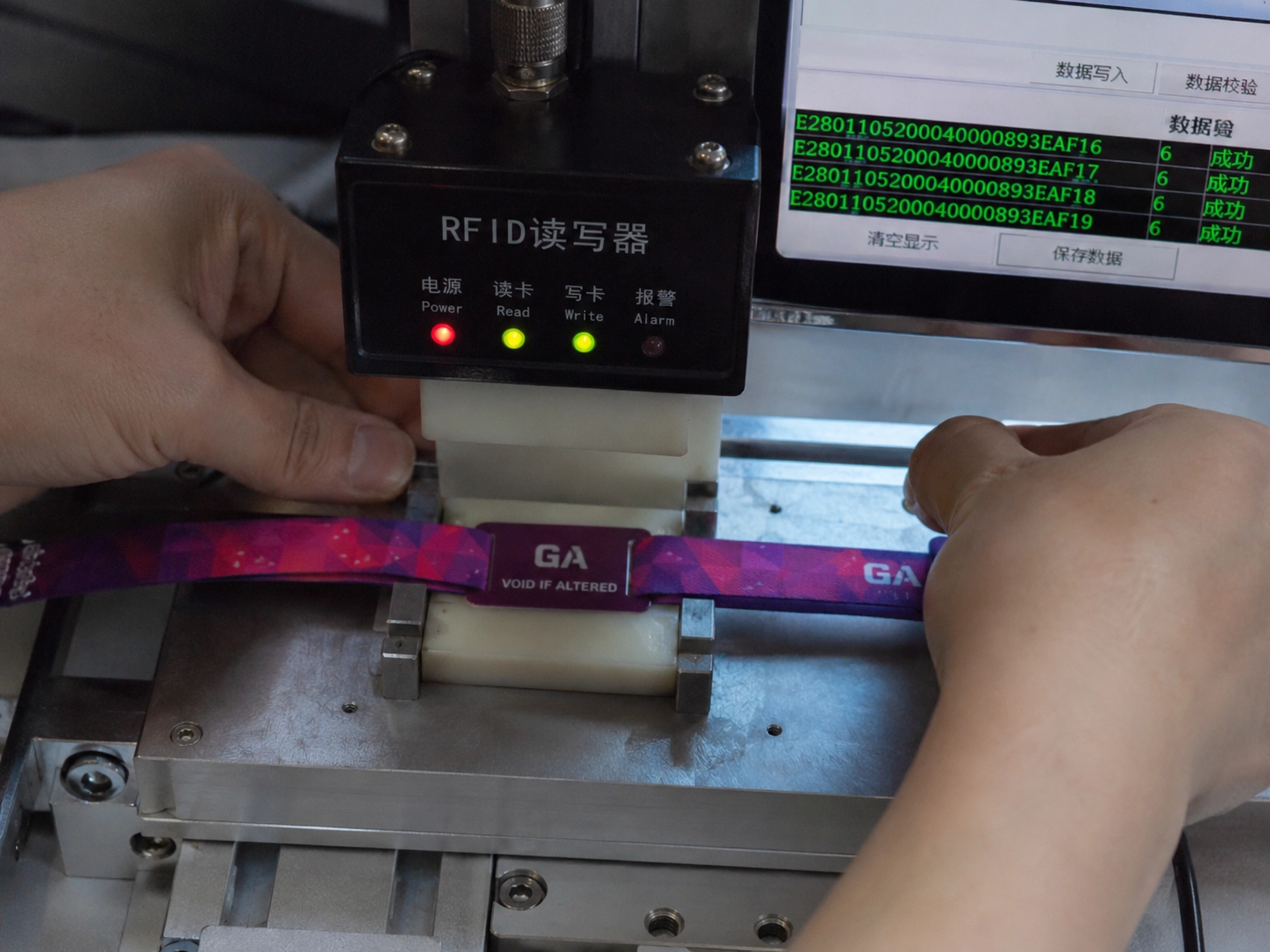 Vòng tay vải RFID: Hướng dẫn tìm nguồn cung ứng năm 2026 cho các sự kiện, địa...